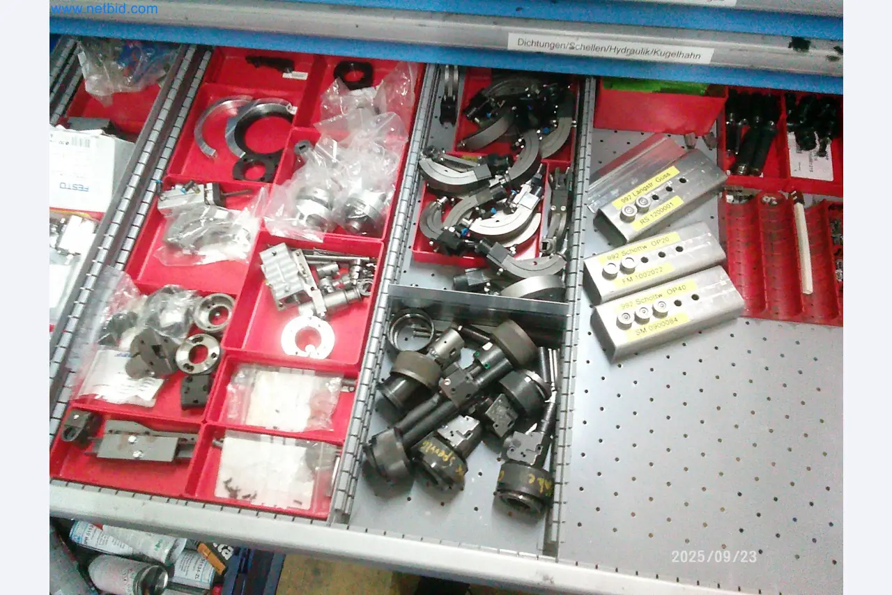 Maschinen und Anlagen aus der Automobilzuliefererindustrie-7