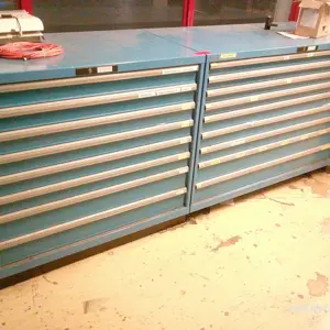 2 Teleskopschubladenschränke Lista