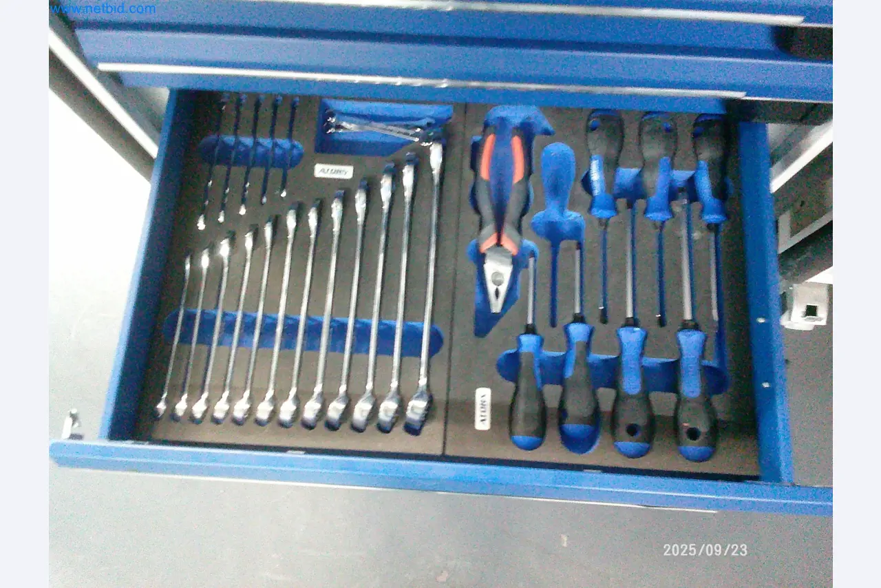 Maschinen und Anlagen aus der Automobilzuliefererindustrie-4