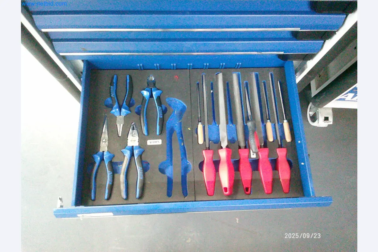 Maschinen und Anlagen aus der Automobilzuliefererindustrie-5