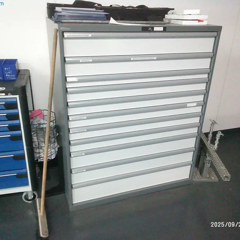 Teleskopschubladenschrank Lista