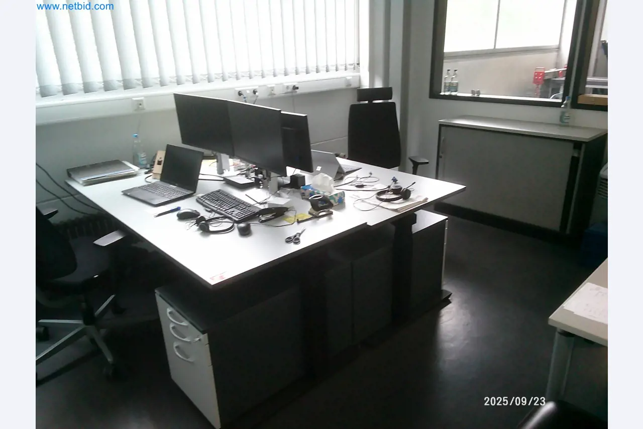 Maschinen und Anlagen aus der Automobilzuliefererindustrie-1