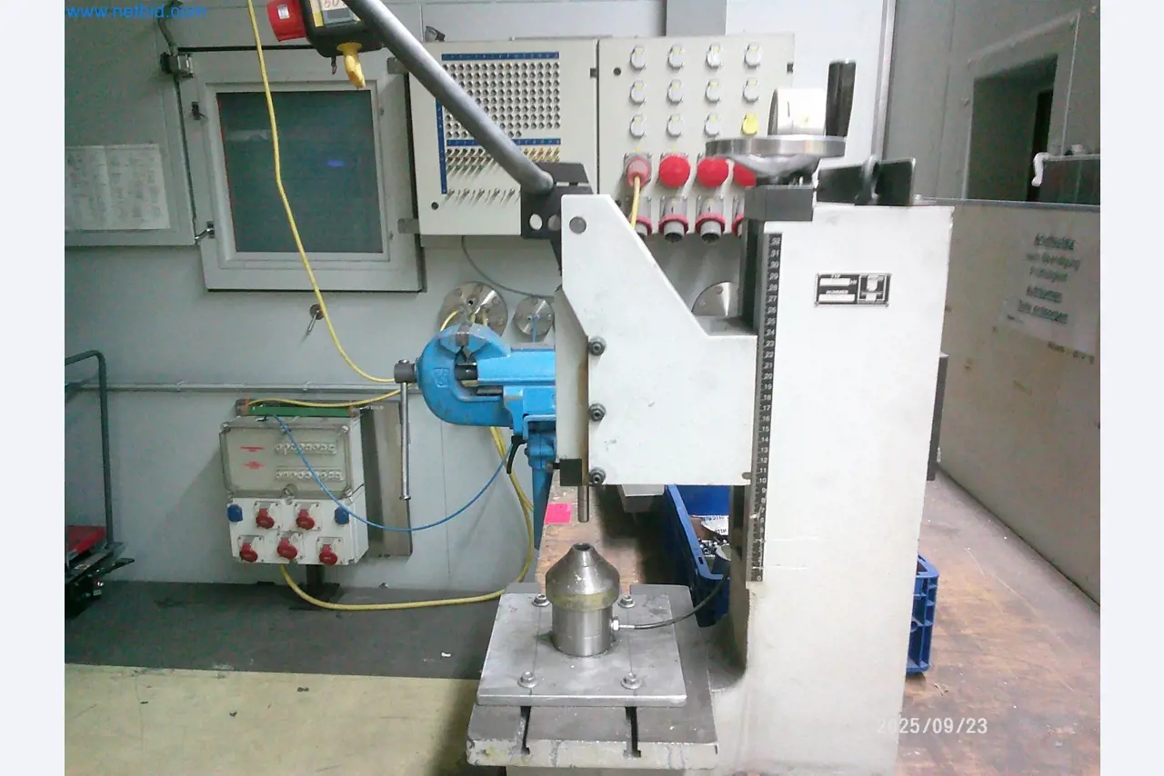 Maschinen und Anlagen aus der Automobilzuliefererindustrie-2