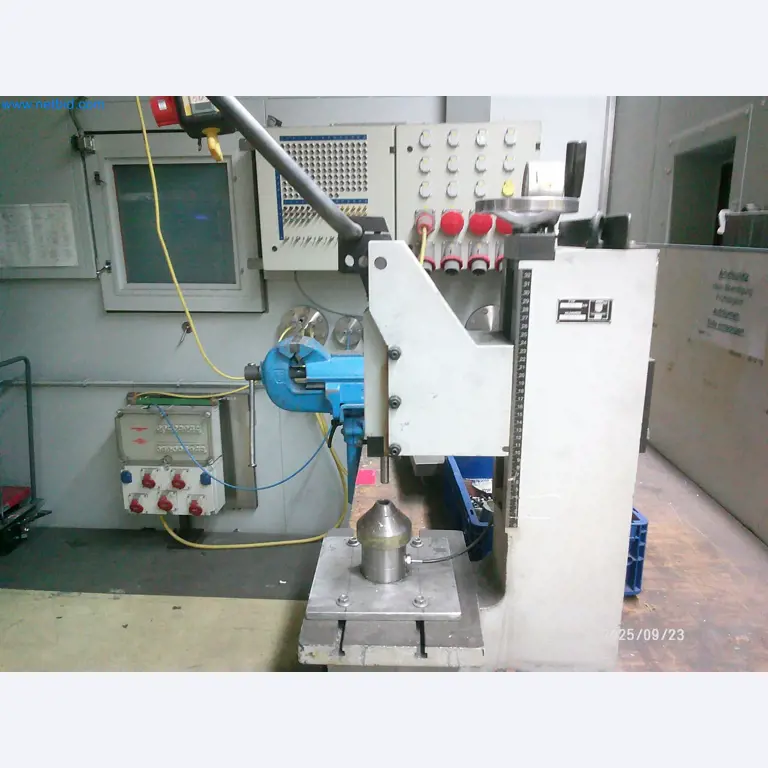 Maschinen und Anlagen aus der Automobilzuliefererindustrie-2