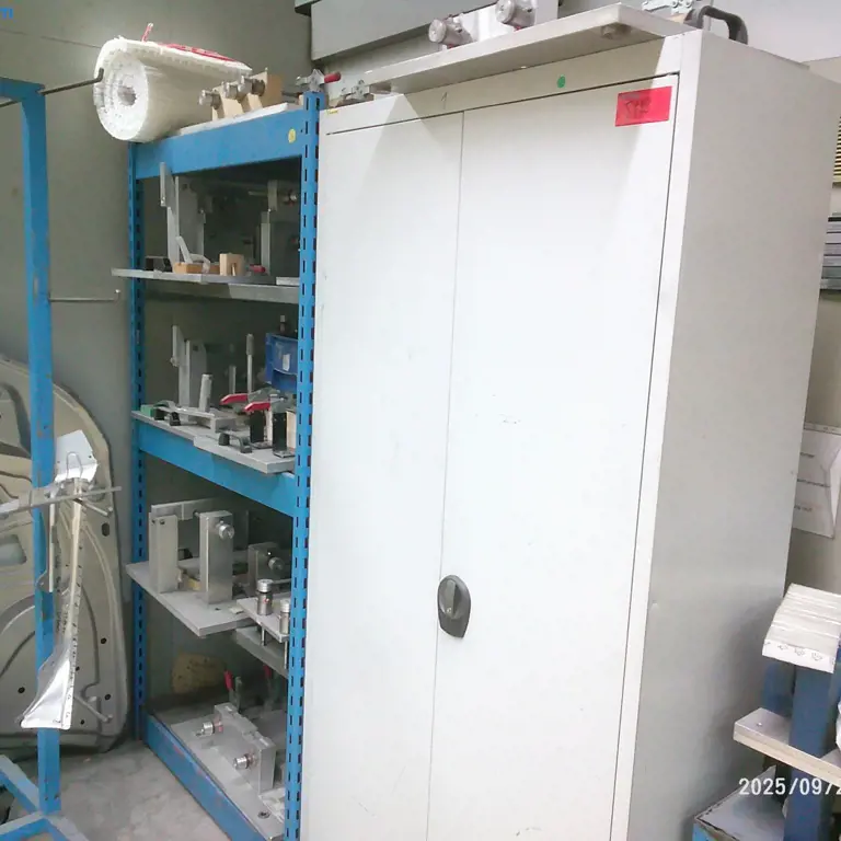 2 Stahlblechschränke