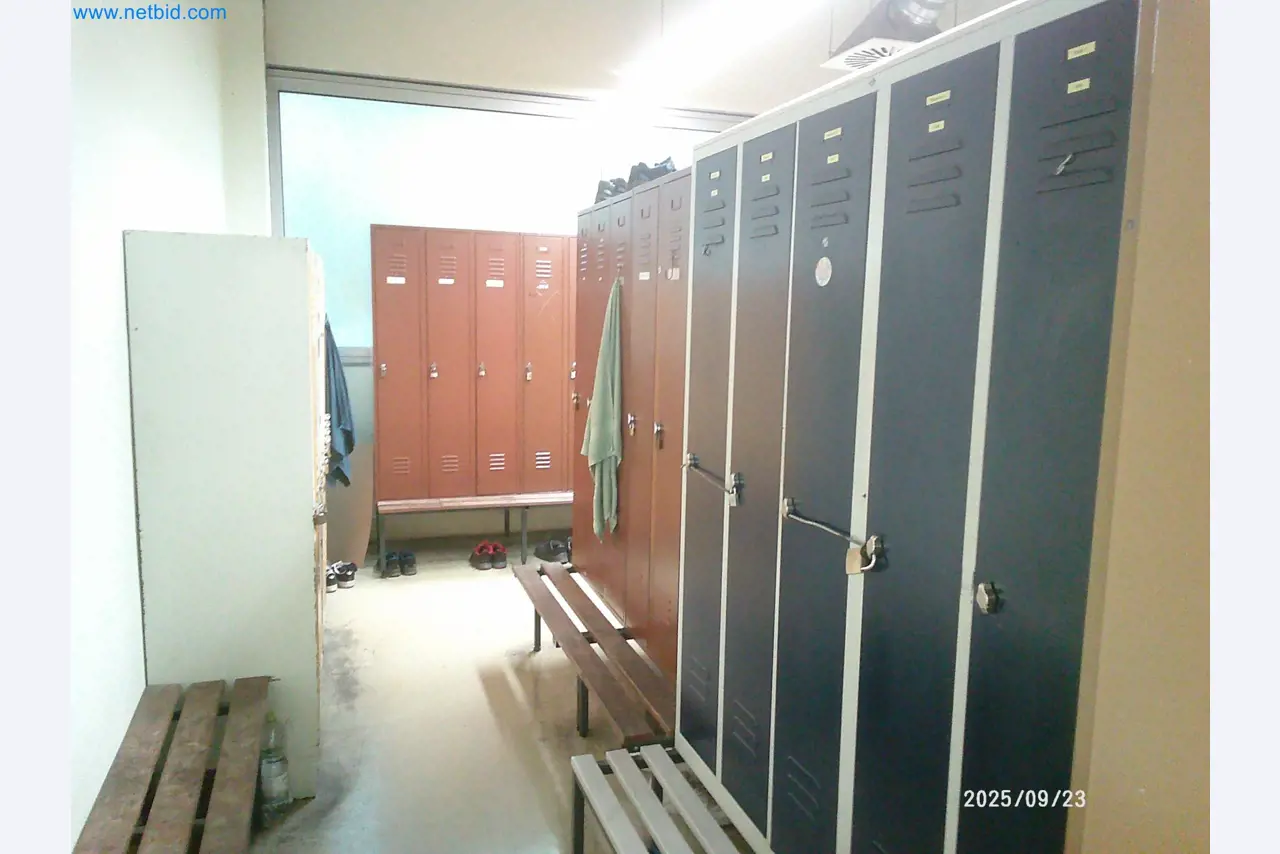 Maschinen und Anlagen aus der Automobilzuliefererindustrie-3