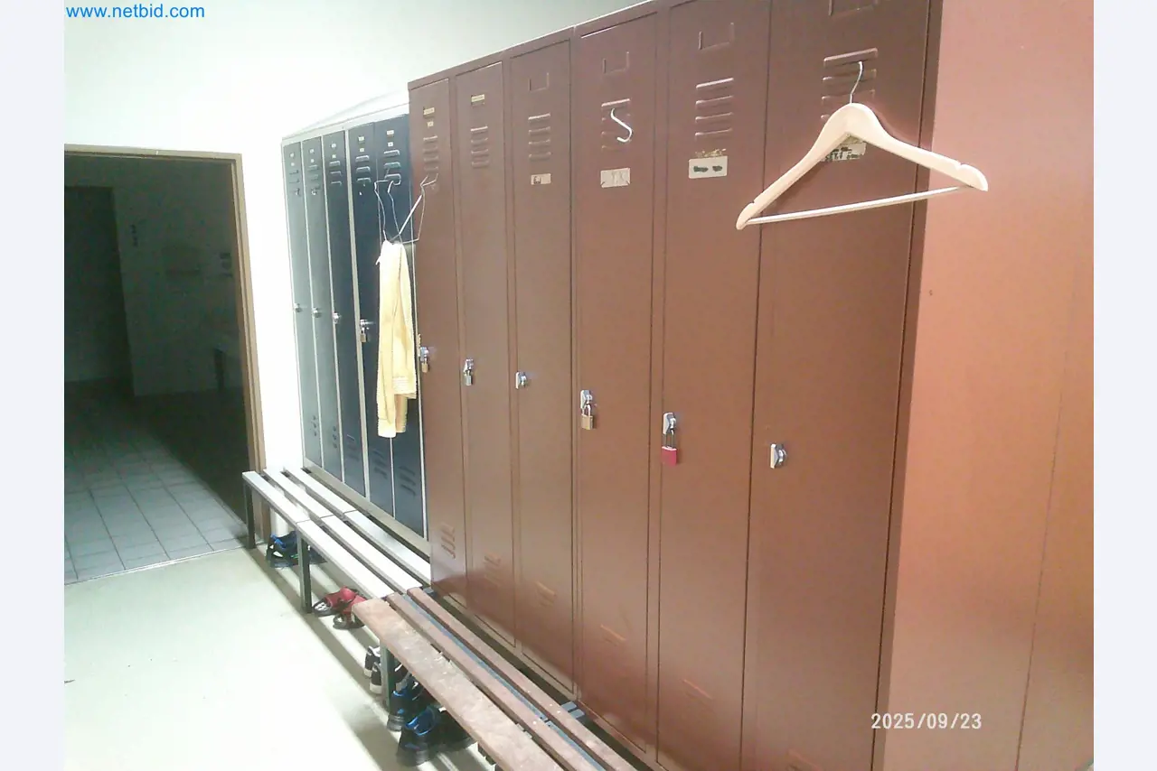 Maschinen und Anlagen aus der Automobilzuliefererindustrie-5