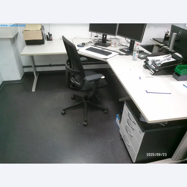 Maschinen und Anlagen aus der Automobilzuliefererindustrie-4