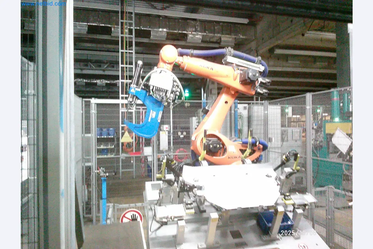 Maschinen und Anlagen aus der Automobilzuliefererindustrie-31