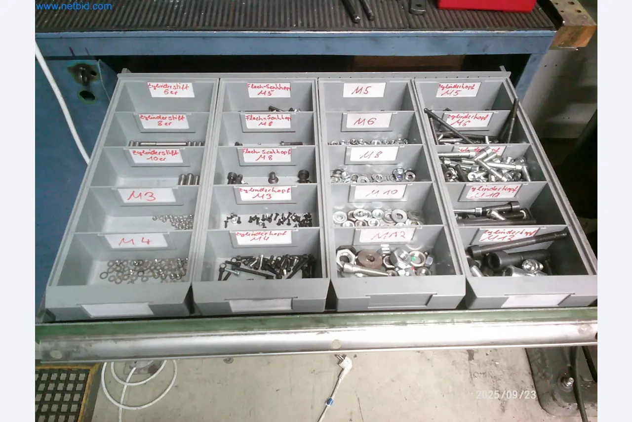 Maschinen und Anlagen aus der Automobilzuliefererindustrie-4