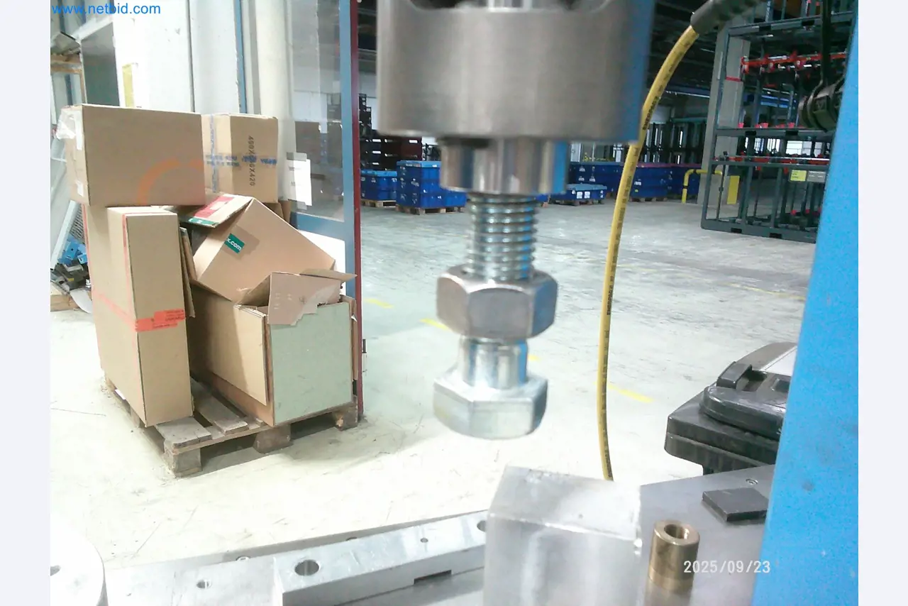 Maschinen und Anlagen aus der Automobilzuliefererindustrie-3