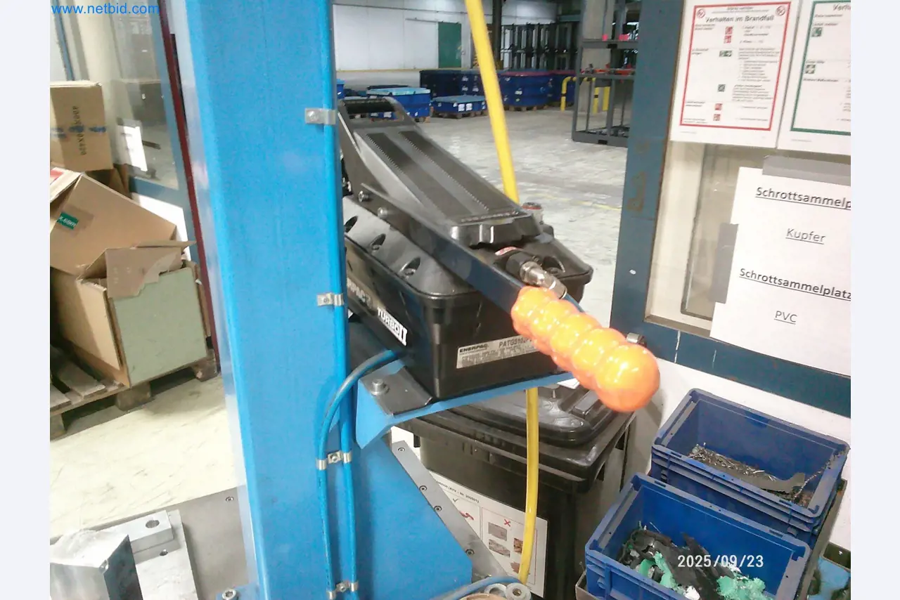 Maschinen und Anlagen aus der Automobilzuliefererindustrie-4