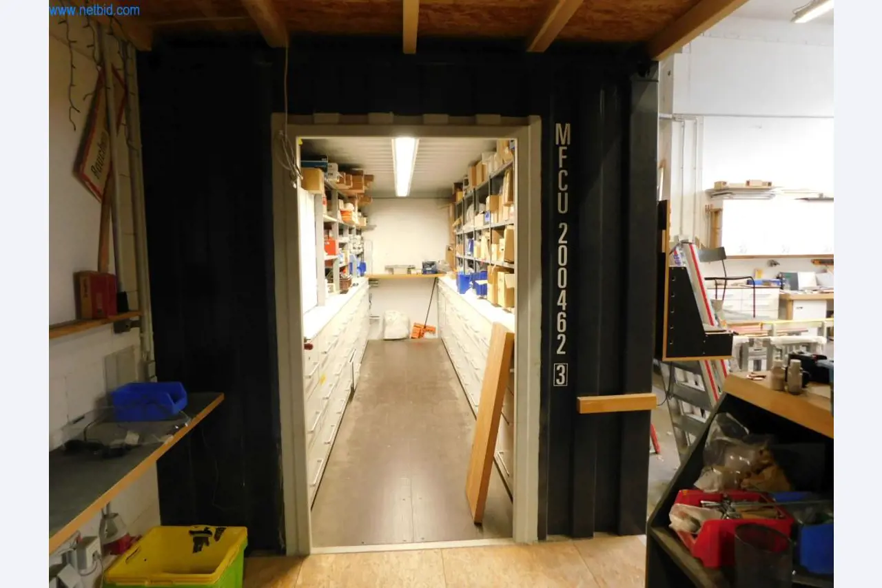 Maschinen zur Herstellung von Mobiliar-1