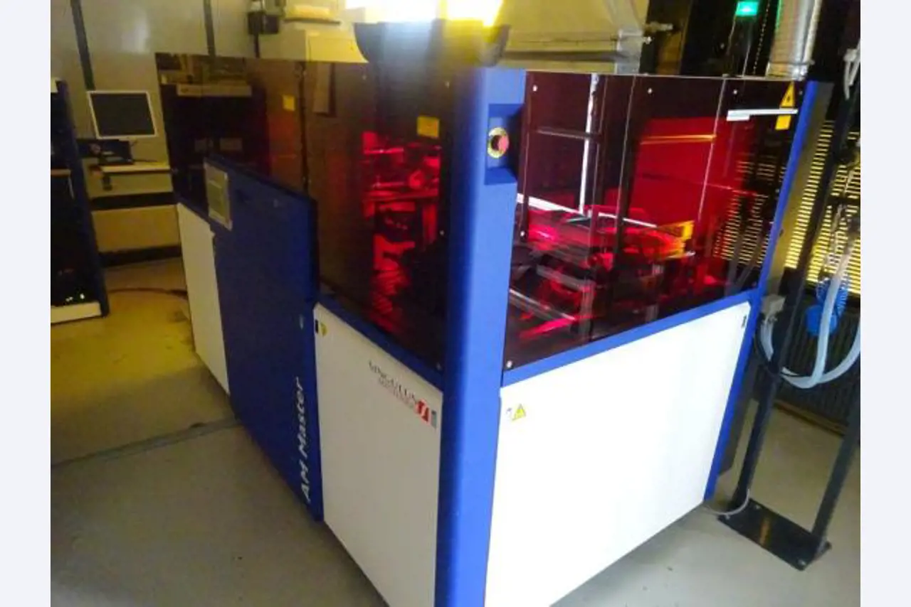 Machines entretenues dans le domaine de l´industrie des semi-conducteurs, de la fabrication de semi-conducteurs, de la fabrication de CD, de la fabrication de DVD-2