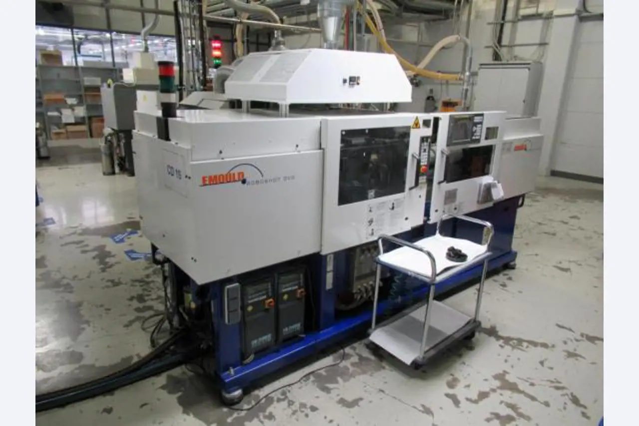 Machines entretenues dans le domaine de l´industrie des semi-conducteurs, de la fabrication de semi-conducteurs, de la fabrication de CD, de la fabrication de DVD-24