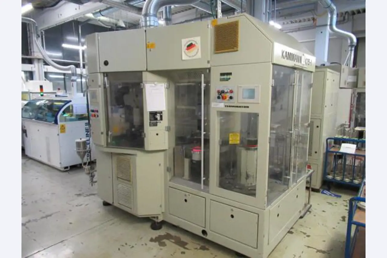 Machines entretenues dans le domaine de l´industrie des semi-conducteurs, de la fabrication de semi-conducteurs, de la fabrication de CD, de la fabrication de DVD-25