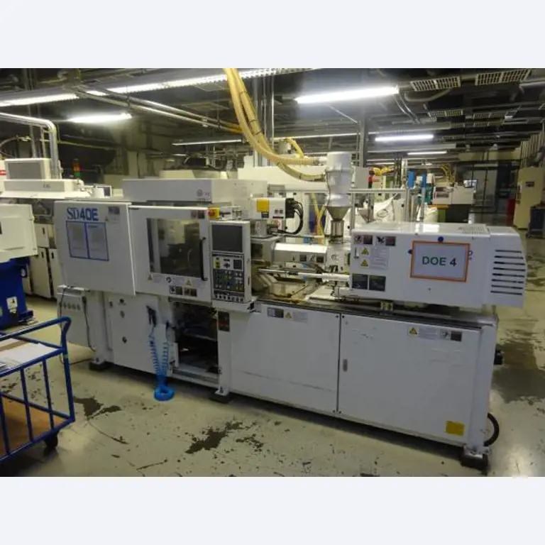 Machines entretenues dans le domaine de l´industrie des semi-conducteurs, de la fabrication de semi-conducteurs, de la fabrication de CD, de la fabrication de DVD-4