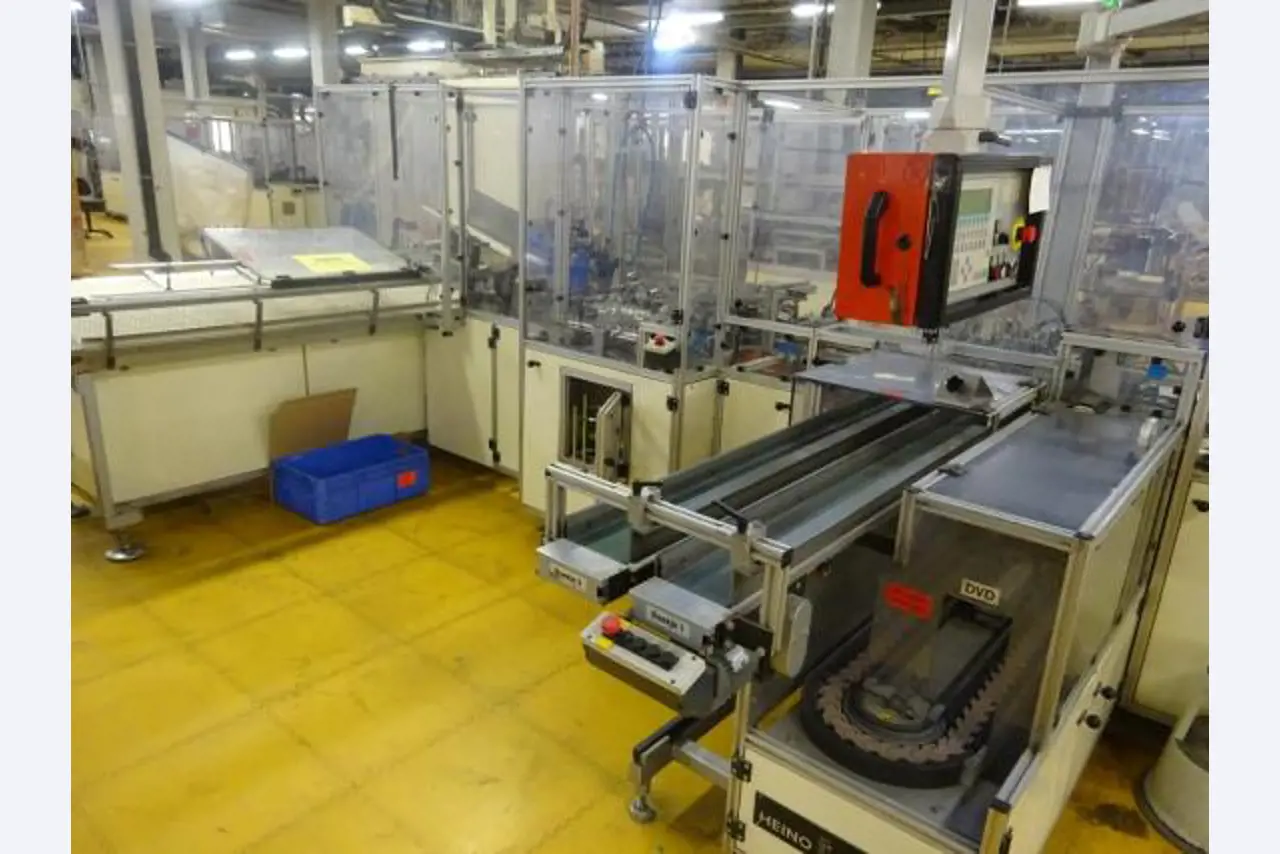 Machines entretenues dans le domaine de l´industrie des semi-conducteurs, de la fabrication de semi-conducteurs, de la fabrication de CD, de la fabrication de DVD-7