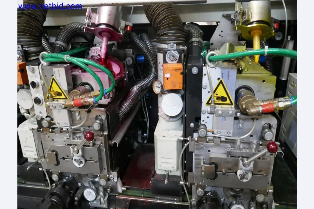 Údržba strojů z polovodičového průmyslu, výroba polovodičů, výroba CD a DVD.-4