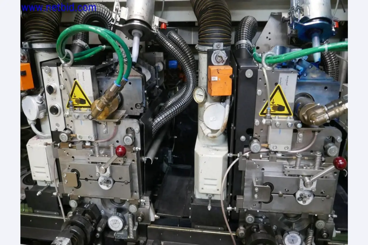 Údržba strojů z polovodičového průmyslu, výroba polovodičů, výroba CD a DVD.-5