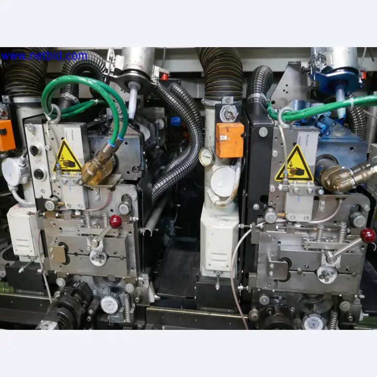 Údržba strojů z polovodičového průmyslu, výroba polovodičů, výroba CD a DVD.-5