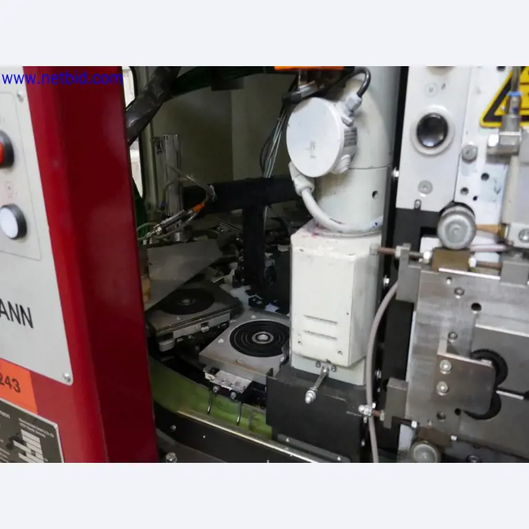 Údržba strojů z polovodičového průmyslu, výroba polovodičů, výroba CD a DVD.-6