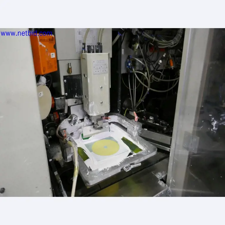 Údržba strojů z polovodičového průmyslu, výroba polovodičů, výroba CD a DVD.-10