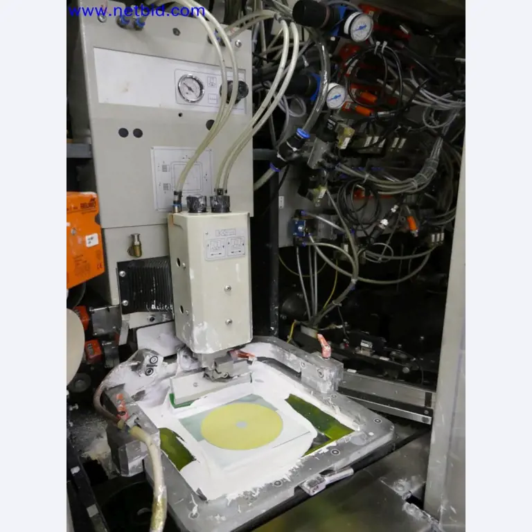 Údržba strojů z polovodičového průmyslu, výroba polovodičů, výroba CD a DVD.-11