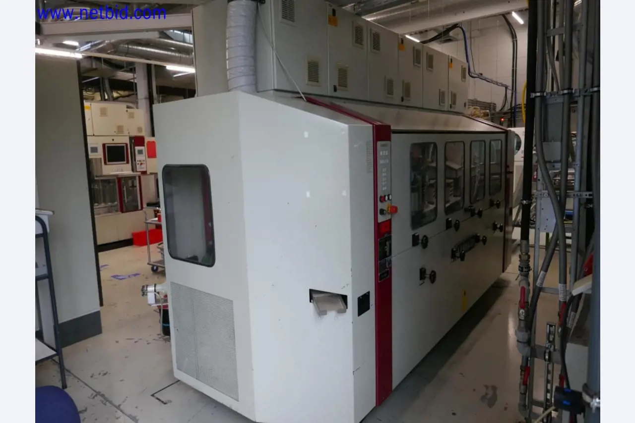 Údržba strojů z polovodičového průmyslu, výroba polovodičů, výroba CD a DVD.-1