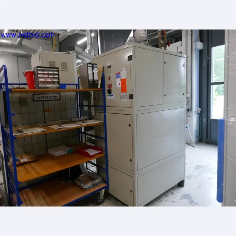 Údržba strojů z polovodičového průmyslu, výroba polovodičů, výroba CD a DVD.-4