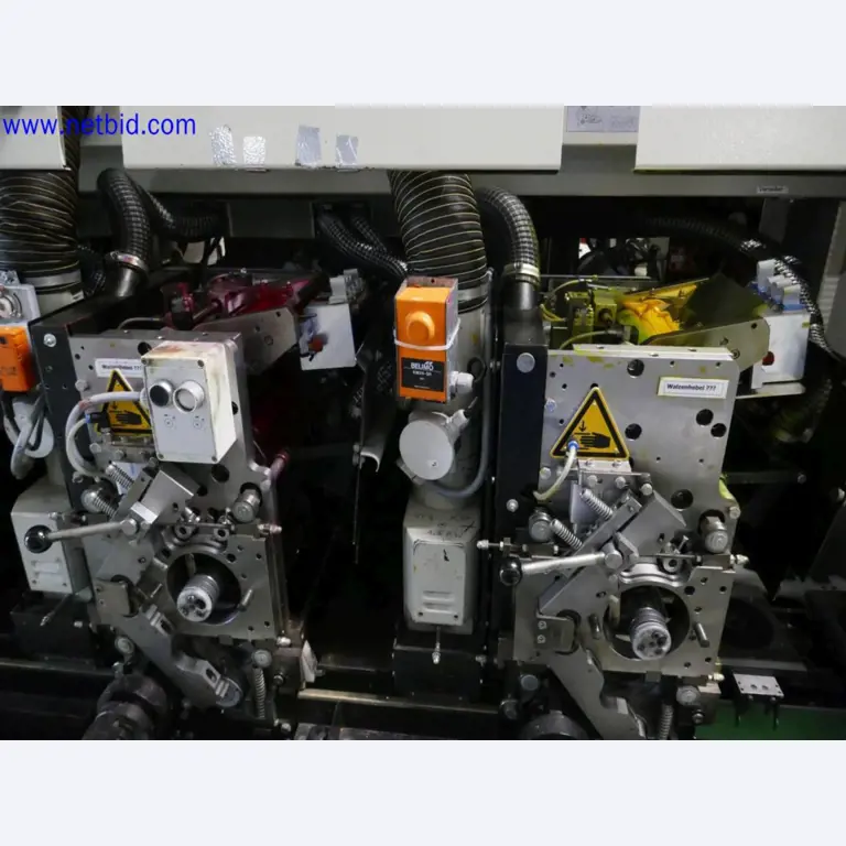 Údržba strojů z polovodičového průmyslu, výroba polovodičů, výroba CD a DVD.-8