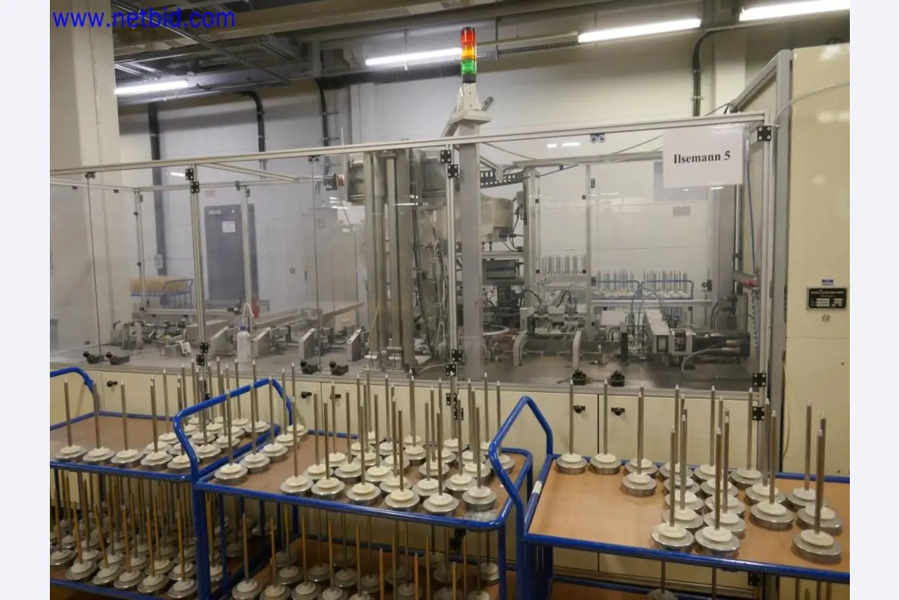 Machines entretenues dans le domaine de l´industrie des semi-conducteurs, de la fabrication de semi-conducteurs, de la fabrication de CD, de la fabrication de DVD-1