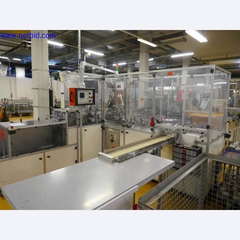 Machines entretenues dans le domaine de l´industrie des semi-conducteurs, de la fabrication de semi-conducteurs, de la fabrication de CD, de la fabrication de DVD-3