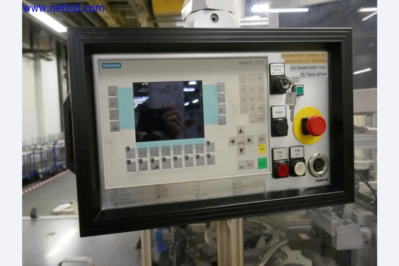 Machines entretenues dans le domaine de l´industrie des semi-conducteurs, de la fabrication de semi-conducteurs, de la fabrication de CD, de la fabrication de DVD-6