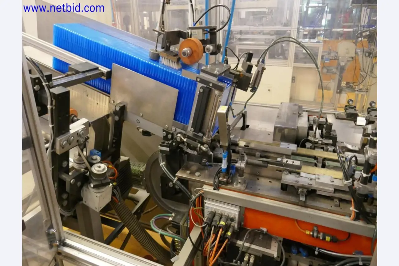 Údržba strojů z polovodičového průmyslu, výroba polovodičů, výroba CD a DVD.-5