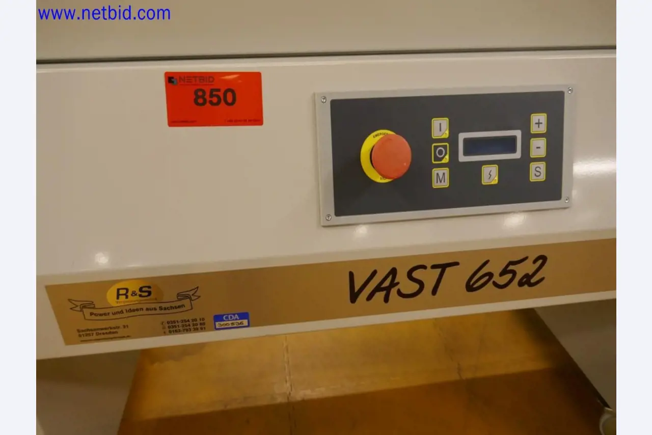 Maintained machines from the semiconductor industry, semiconductor production, CD production, DVD production-3