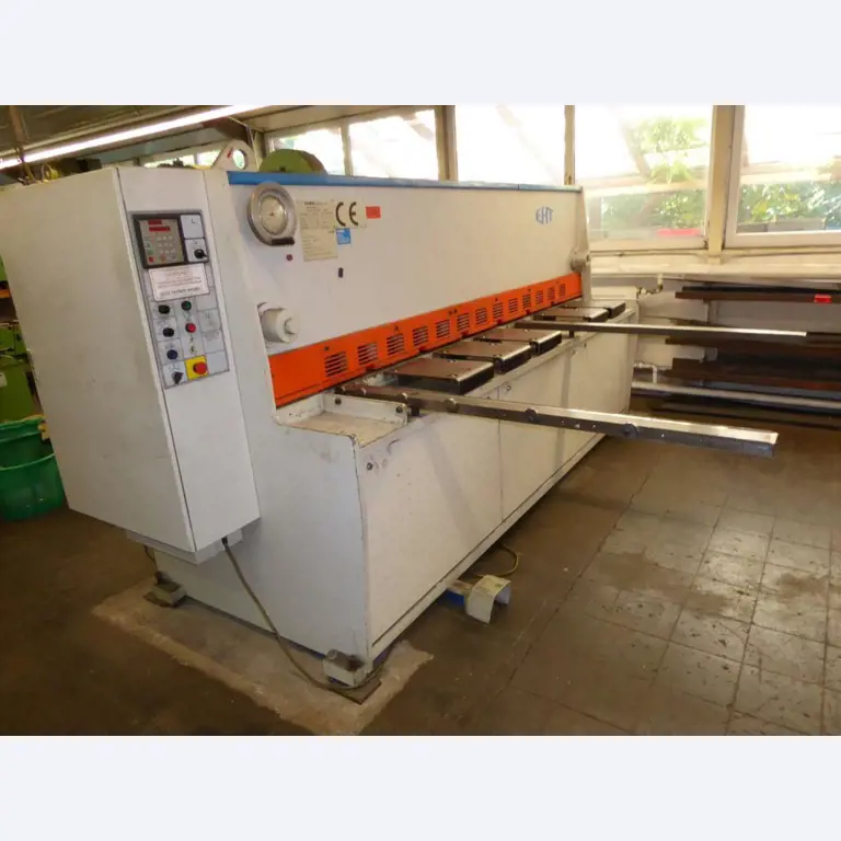 Máquinas para la fabricación de herrajes para muebles y juegos de puertas-11