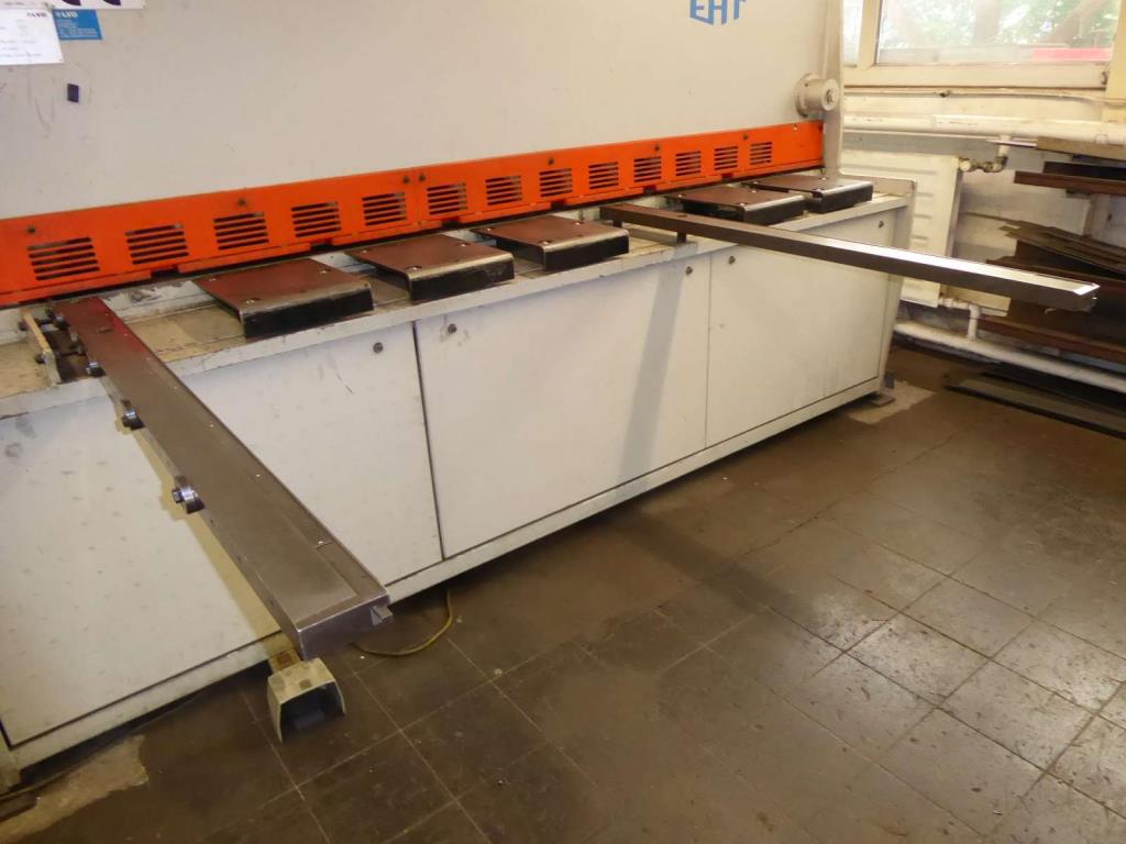 Maszyny do produkcji okuć meblowych i zestawów drzwiowych-13