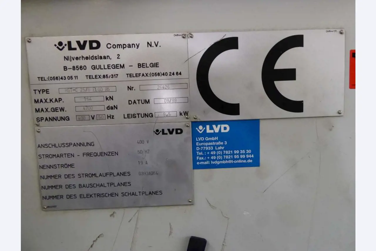 Máquinas para la fabricación de herrajes para muebles y juegos de puertas-14