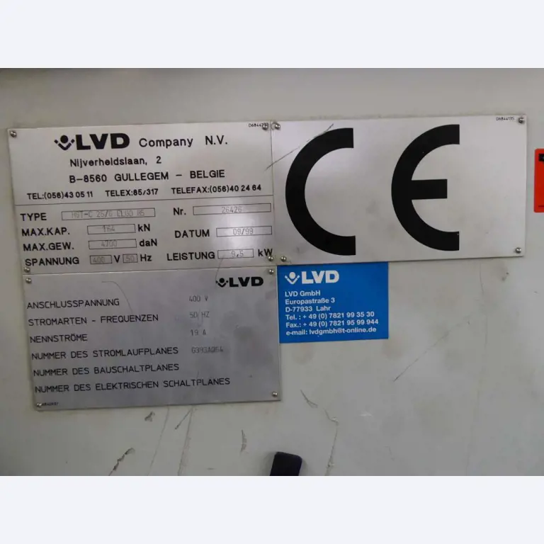 Máquinas para la fabricación de herrajes para muebles y juegos de puertas-14