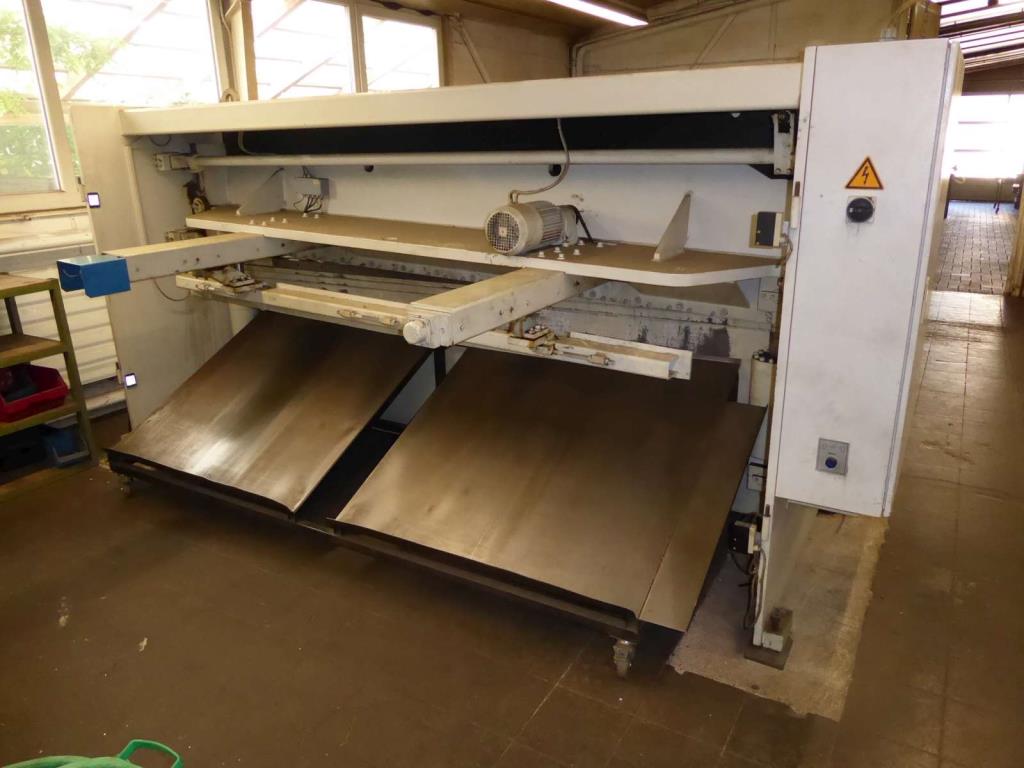 Maszyny do produkcji okuć meblowych i zestawów drzwiowych-16