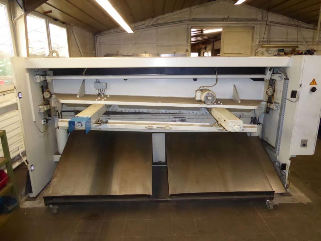 Maszyny do produkcji okuć meblowych i zestawów drzwiowych-3