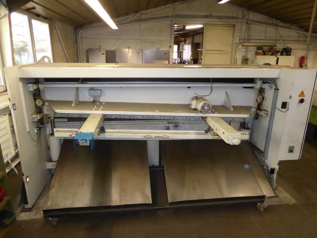 Maszyny do produkcji okuć meblowych i zestawów drzwiowych-6