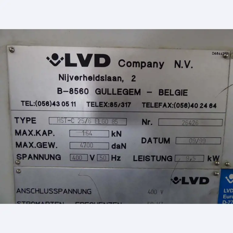 Máquinas para la fabricación de herrajes para muebles y juegos de puertas-9