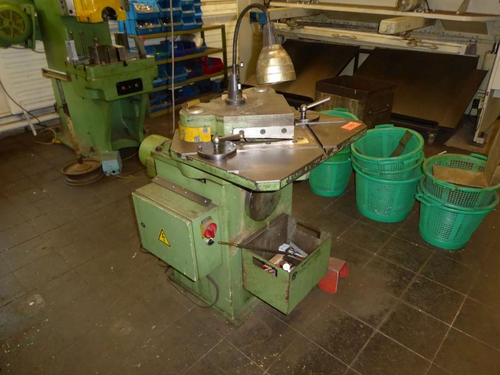 Maszyny do produkcji okuć meblowych i zestawów drzwiowych-2