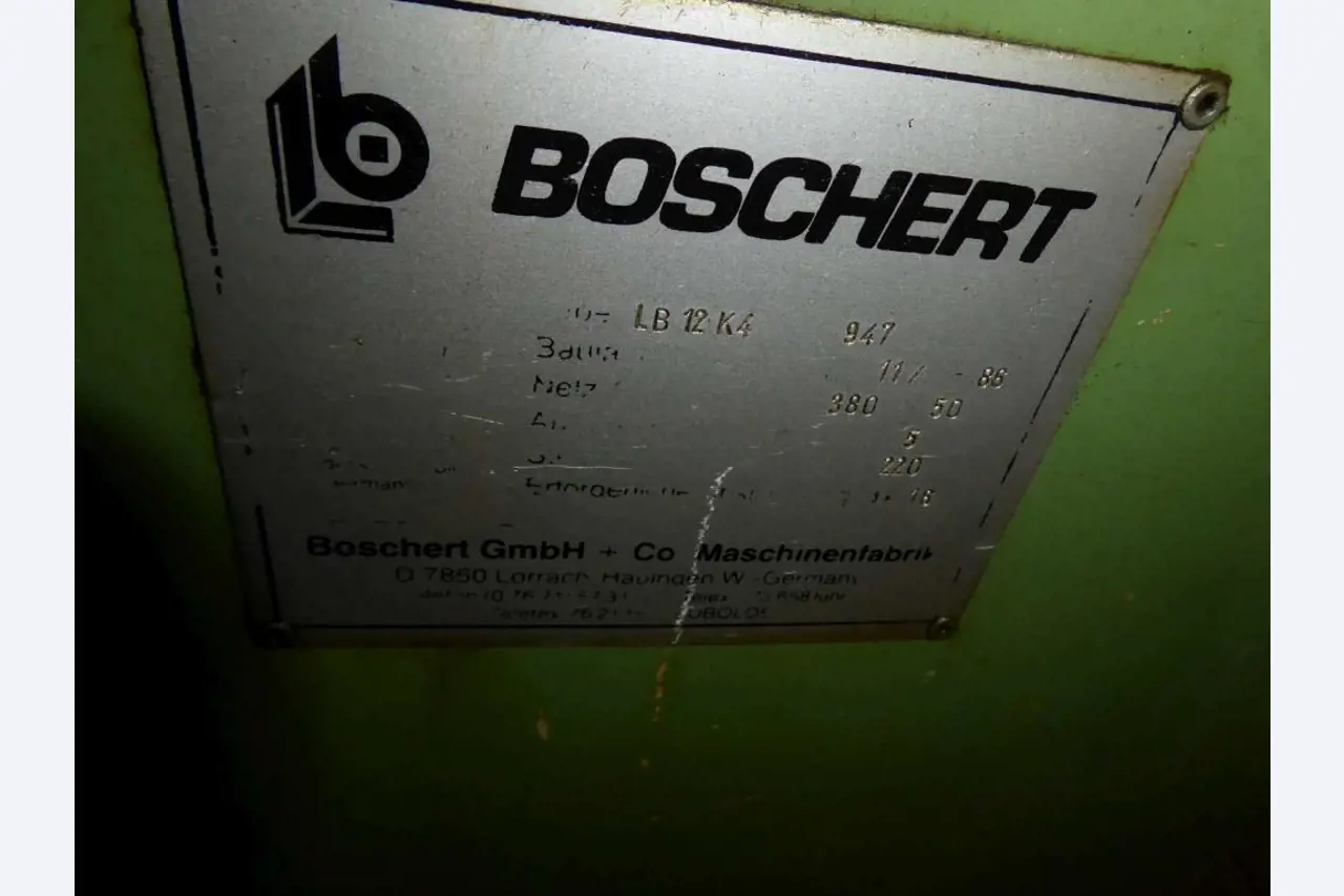 Máquinas para la fabricación de herrajes para muebles y juegos de puertas-4