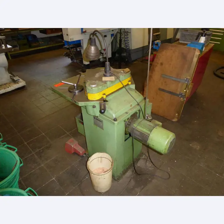 Máquinas para la fabricación de herrajes para muebles y juegos de puertas-5