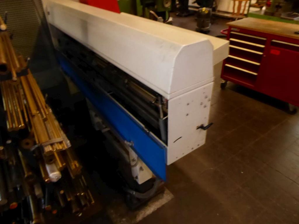 Máquinas para la fabricación de herrajes para muebles y juegos de puertas-10