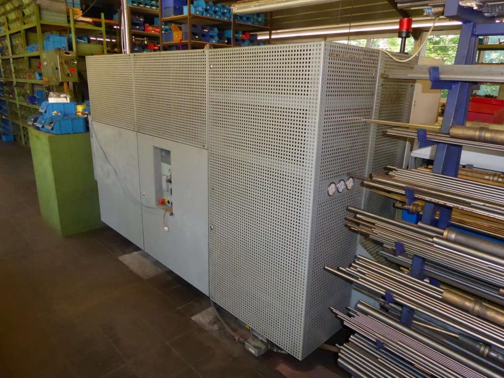 Máquinas para la fabricación de herrajes para muebles y juegos de puertas-11