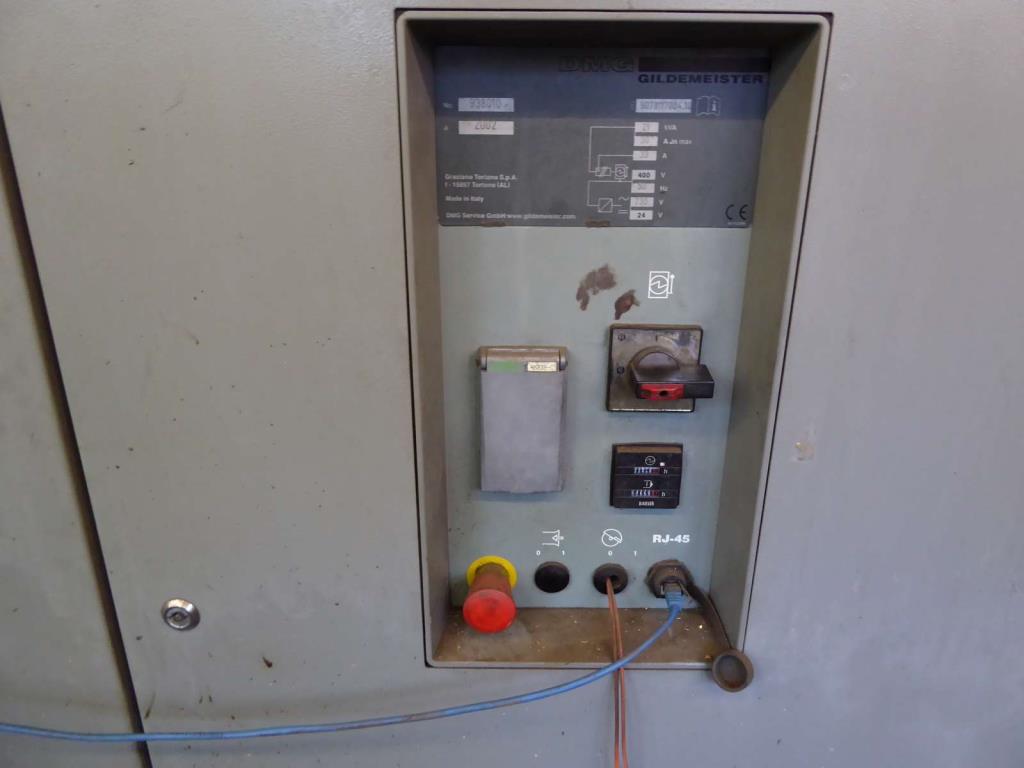 Máquinas para la fabricación de herrajes para muebles y juegos de puertas-12